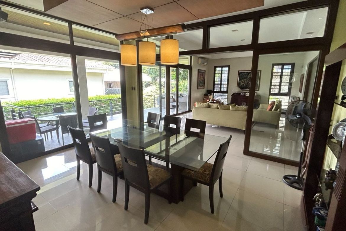 4 Bedroom House for Sale in LOYOLA GRAND VILLAS, Ramon Magsaysay, Quezon City, Metro Manila near LRT-1 Roosevelt – photo 3