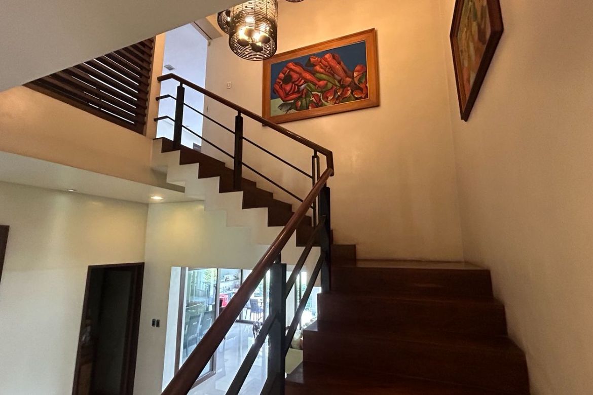 4 Bedroom House for Sale in LOYOLA GRAND VILLAS, Ramon Magsaysay, Quezon City, Metro Manila near LRT-1 Roosevelt – photo 6