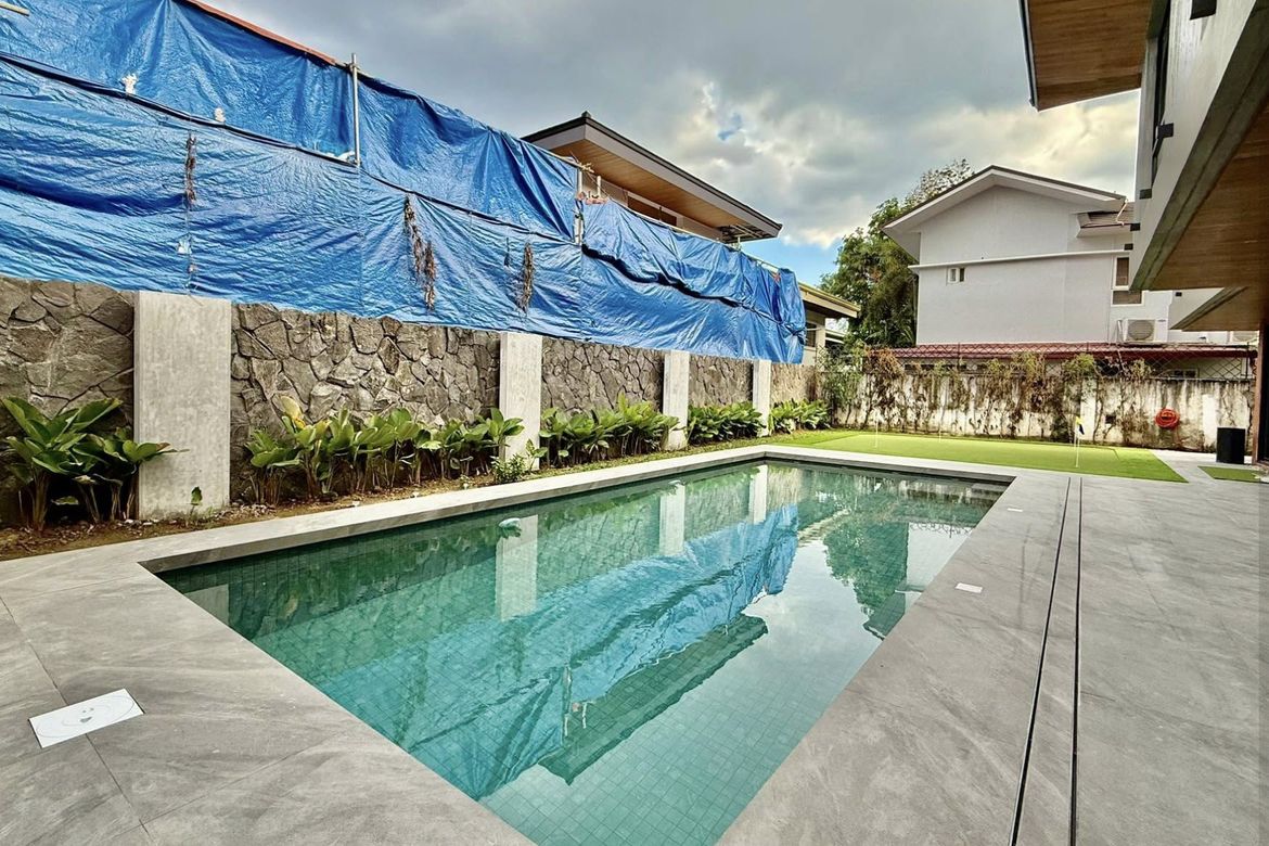 4 Bedroom House for Sale in LOYOLA GRAND VILLAS, Ramon Magsaysay, Quezon City, Metro Manila near LRT-1 Roosevelt – photo 5