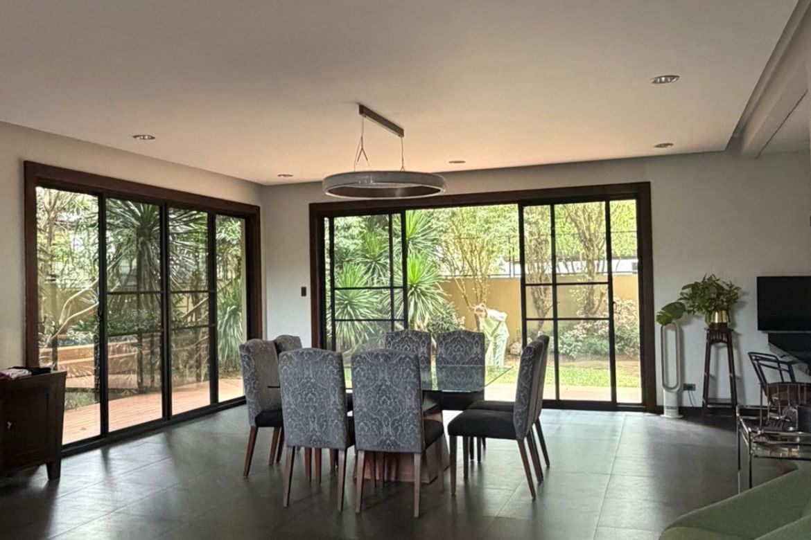 4 Bedroom House for Sale in LOYOLA GRAND VILLAS, Ramon Magsaysay, Quezon City, Metro Manila near LRT-1 Roosevelt – photo 4