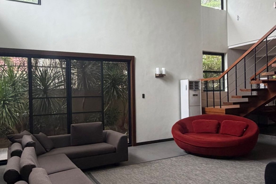 4 Bedroom House for Sale in LOYOLA GRAND VILLAS, Ramon Magsaysay, Quezon City, Metro Manila near LRT-1 Roosevelt – photo 5