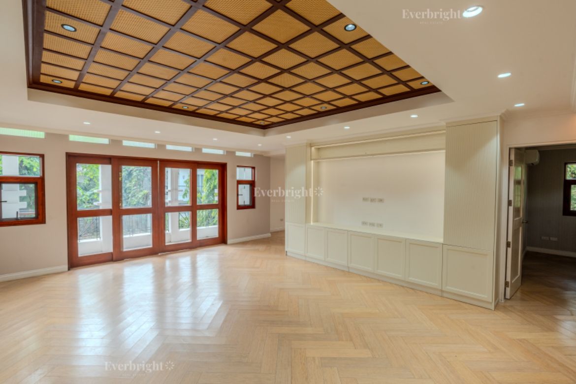 4 Bedroom House for Sale in LOYOLA GRAND VILLAS, Ramon Magsaysay, Quezon City, Metro Manila near LRT-1 Roosevelt – photo 6