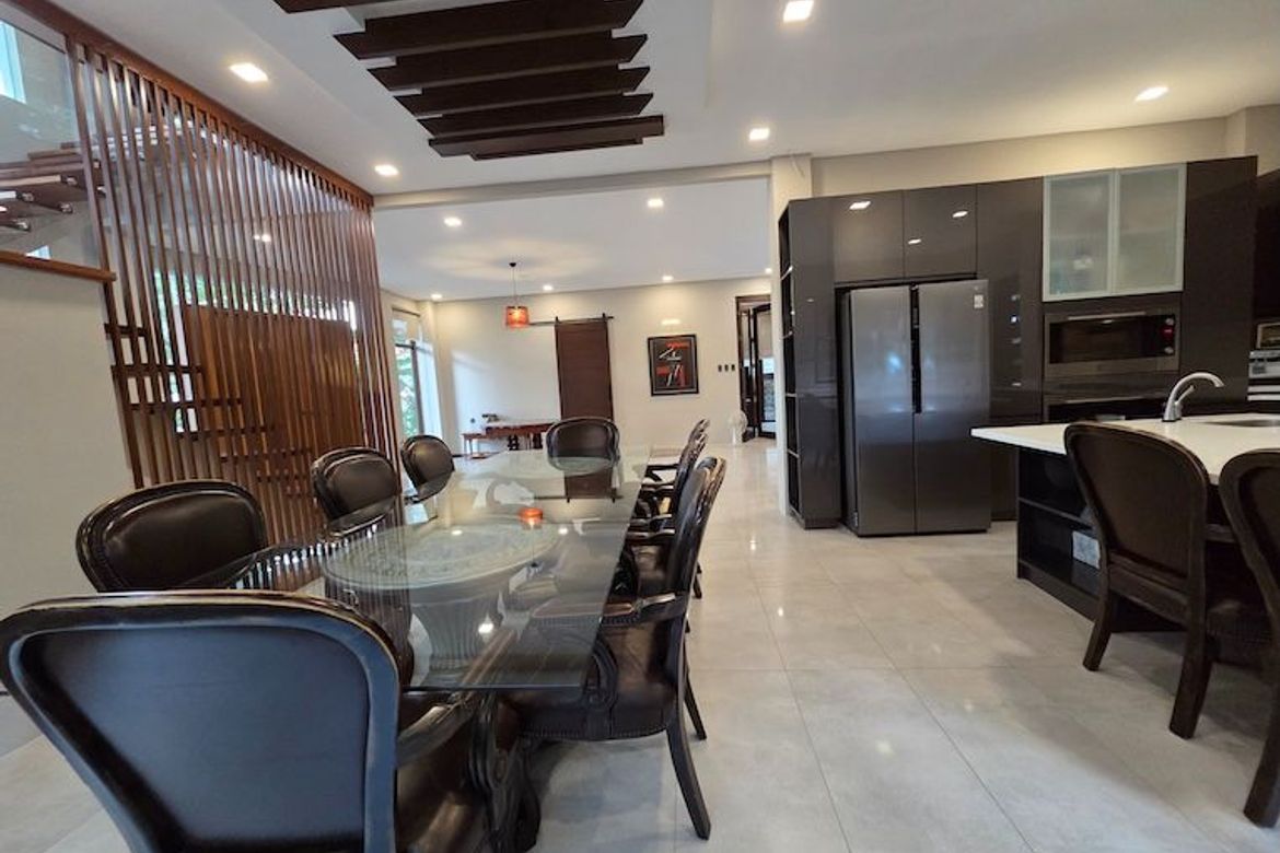 4 Bedroom House for Sale in Magallanes, Makati City near MRT-3 Magallanes – photo 7