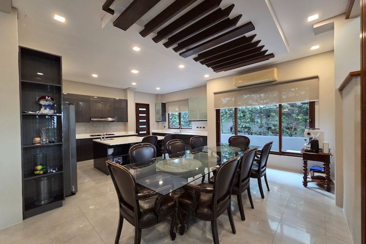 4 Bedroom House for Sale in Magallanes, Makati City near MRT-3 Magallanes – photo 9