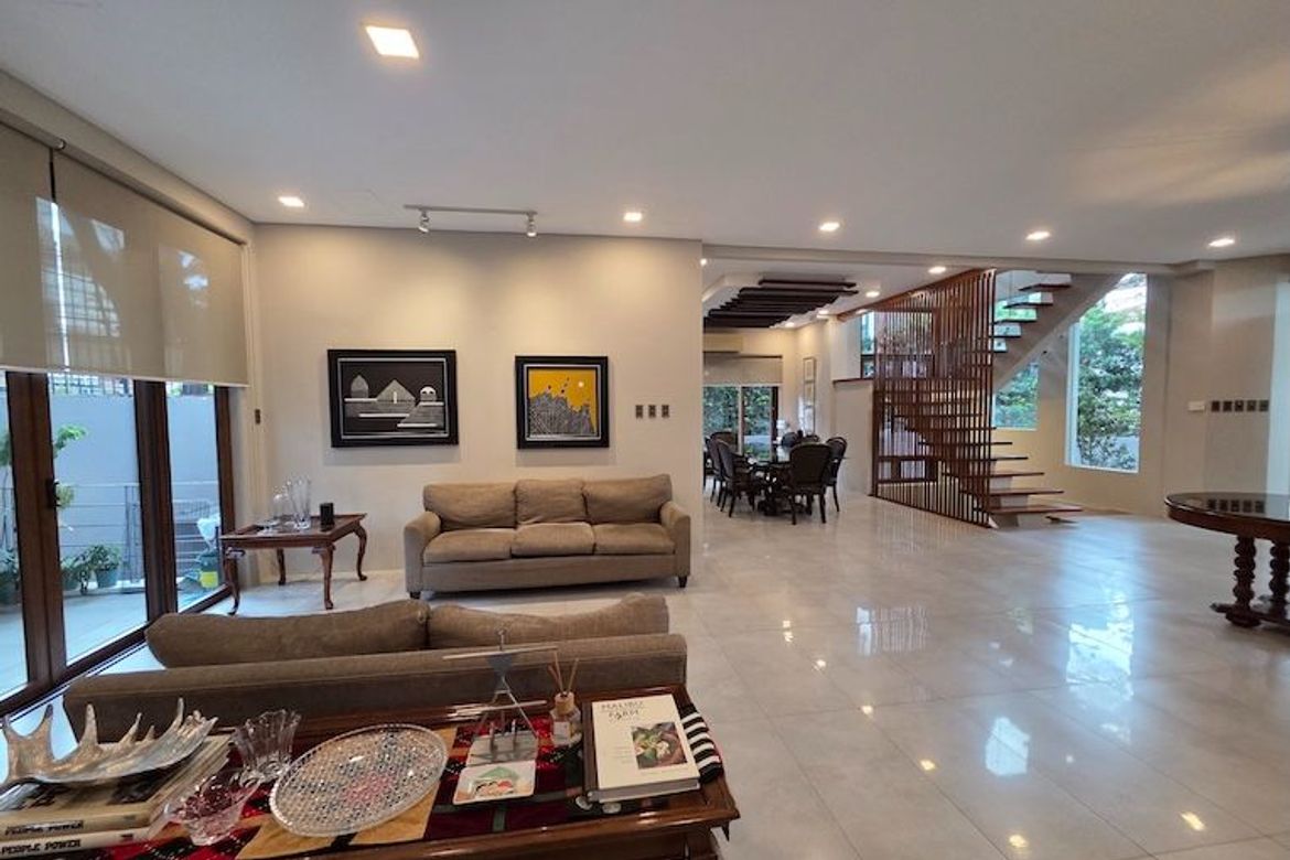 4 Bedroom House for Sale in Magallanes, Makati City near MRT-3 Magallanes – photo 10