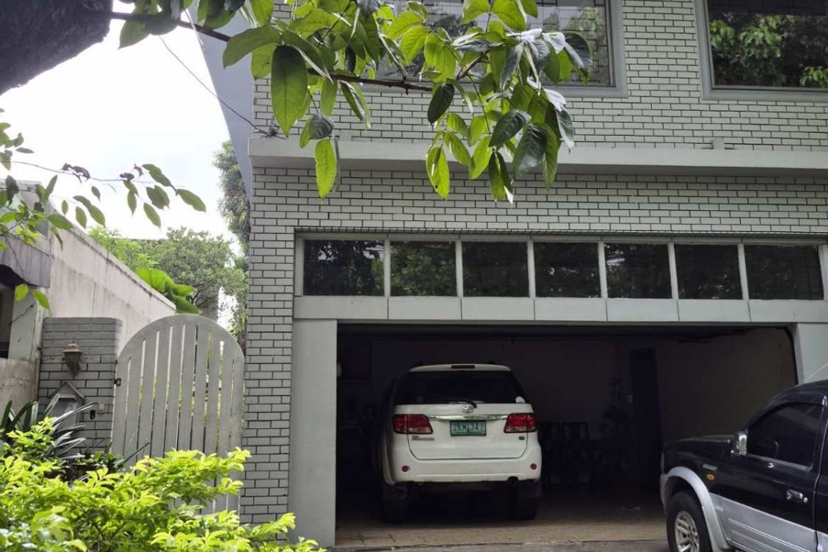 4 Bedroom House for Sale in Magallanes Village, Magallanes, Makati, Metro Manila near MRT-3 Magallanes – photo 3