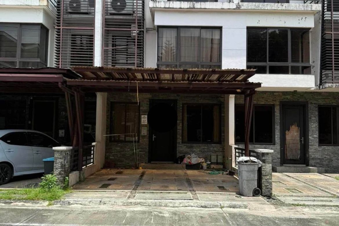 4 Bedroom House for Sale in Mahogany Place 3, Bagong Tanyag, Taguig, Metro Manila
