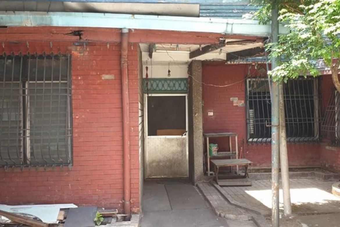 4 Bedroom House for Sale in Manila, Metro Manila near LRT-2 Legarda