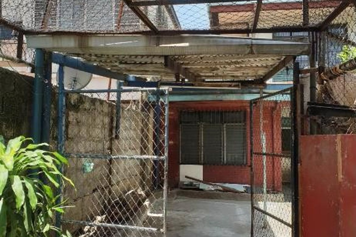 4 Bedroom House for Sale in Manila, Metro Manila near LRT-2 Legarda – photo 2