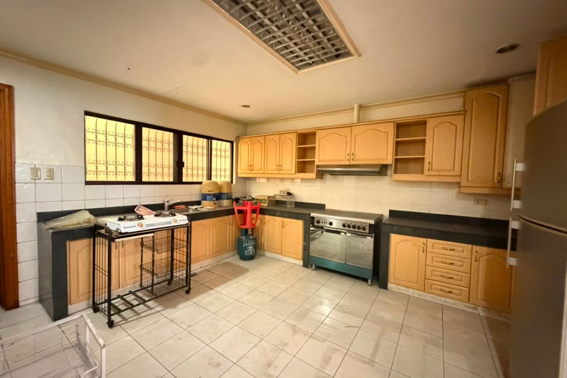 4 Bedroom House for Sale in Mariana, Quezon City, Metro Manila near LRT-2 Gilmore – photo 8
