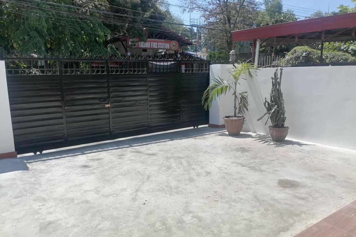 4 Bedroom House for Sale in Matina Crossing, Davao City, Davao del Sur