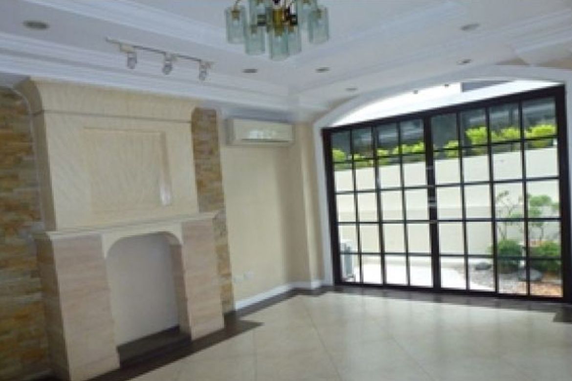 4 Bedroom House for Sale in McKinley Hill Village, McKinley Hill, Taguig, Metro Manila
