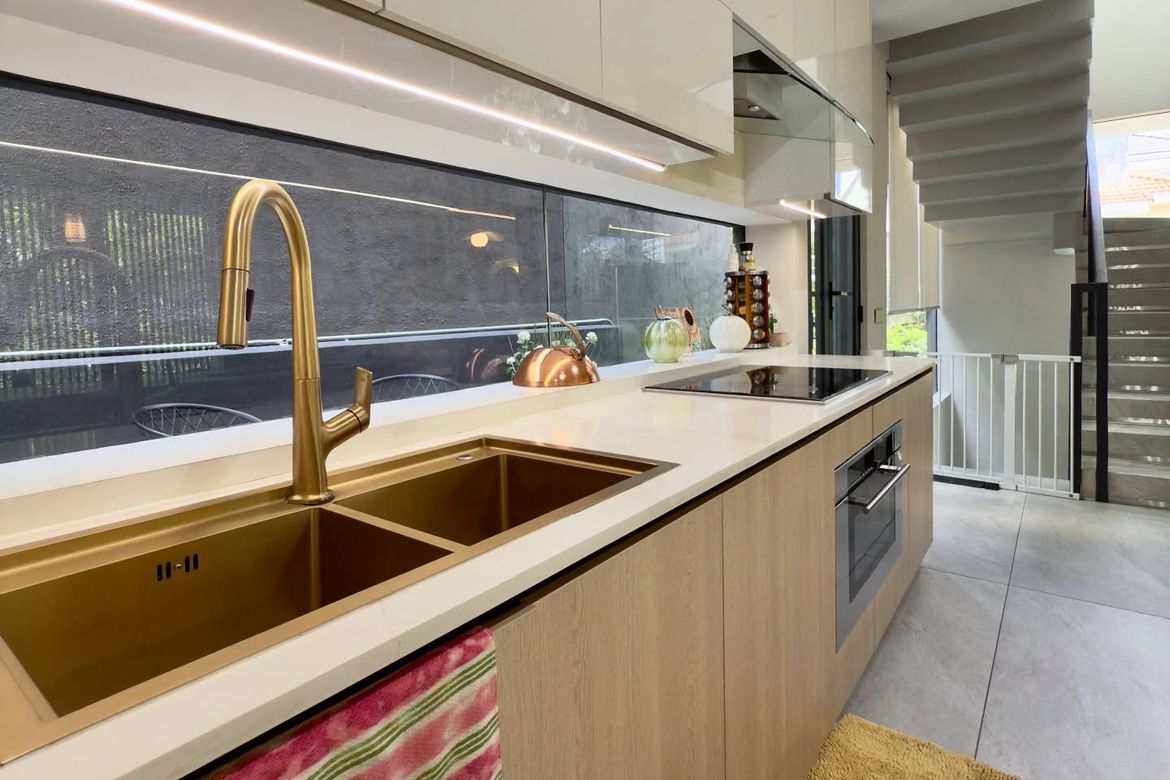 4 Bedroom House for Sale in McKinley Hill Village, McKinley Hill, Taguig, Metro Manila