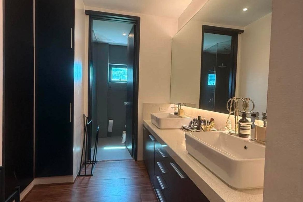 4 Bedroom House for Sale in Merville, Parañaque, Metro Manila – photo 7