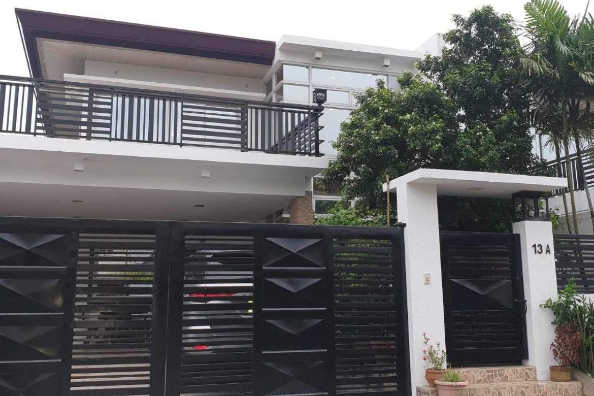 4 Bedroom House for Sale in Merville, Parañaque, Metro Manila