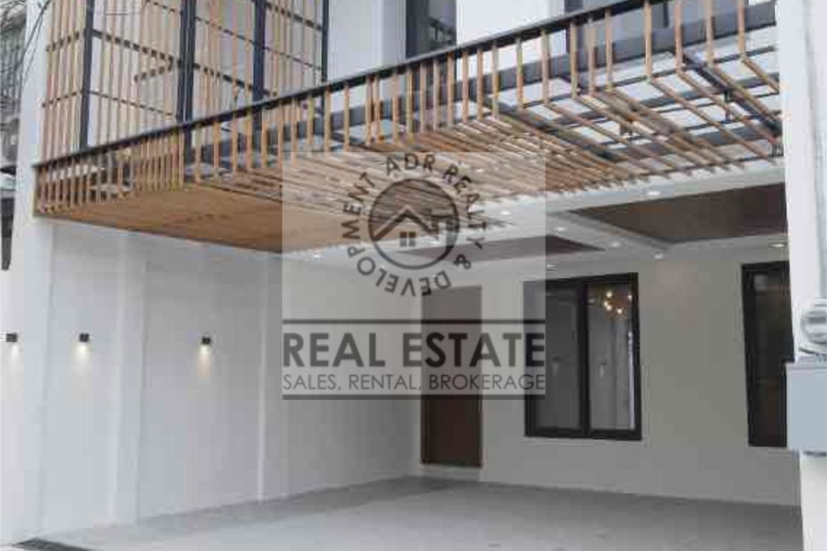 4 Bedroom House for Sale in Merville, Parañaque, Metro Manila – photo 2