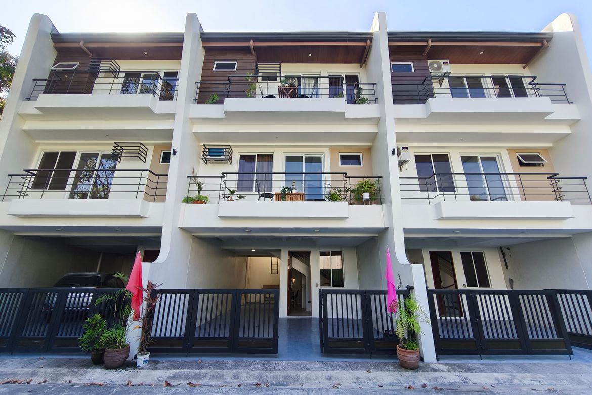 4 Bedroom House for Sale in Merville, Parañaque, Metro Manila