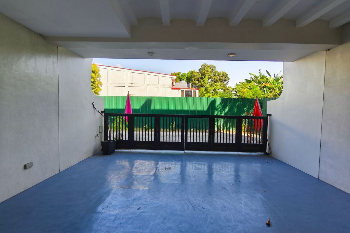 4 Bedroom House for Sale in Merville, Parañaque, Metro Manila – photo 6
