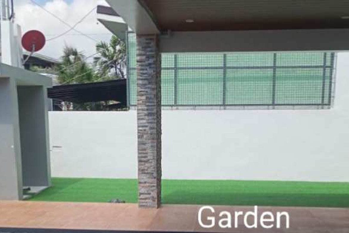 4 Bedroom House for Sale in Merville, Parañaque, Metro Manila – photo 3