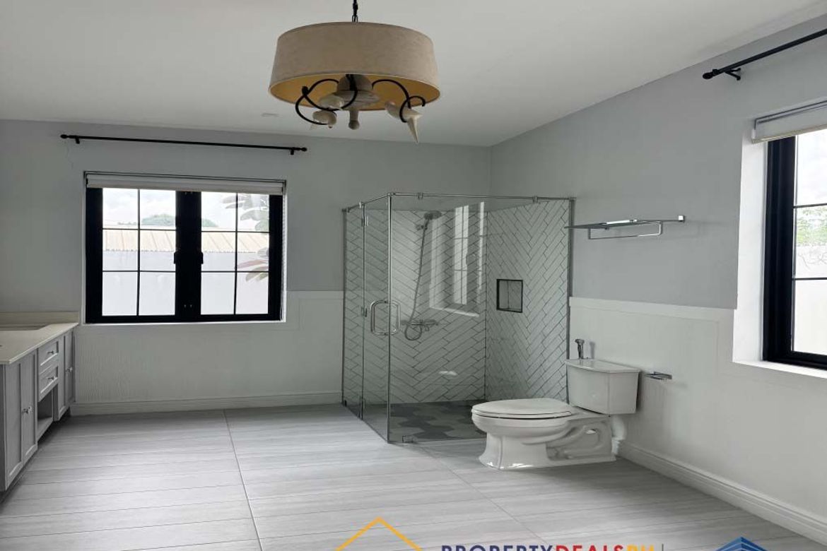 4 Bedroom House for Sale in Merville, Parañaque, Metro Manila – photo 6