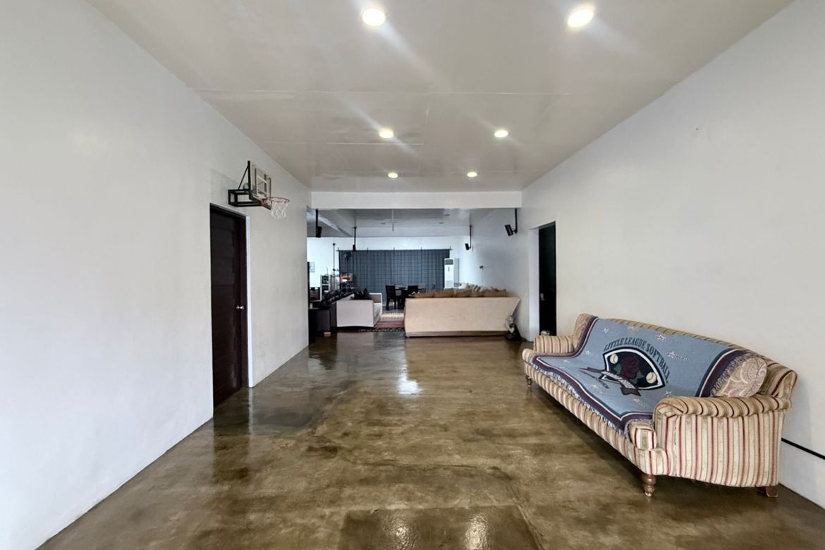 4 Bedroom House for Sale in Merville, Parañaque, Metro Manila – photo 8