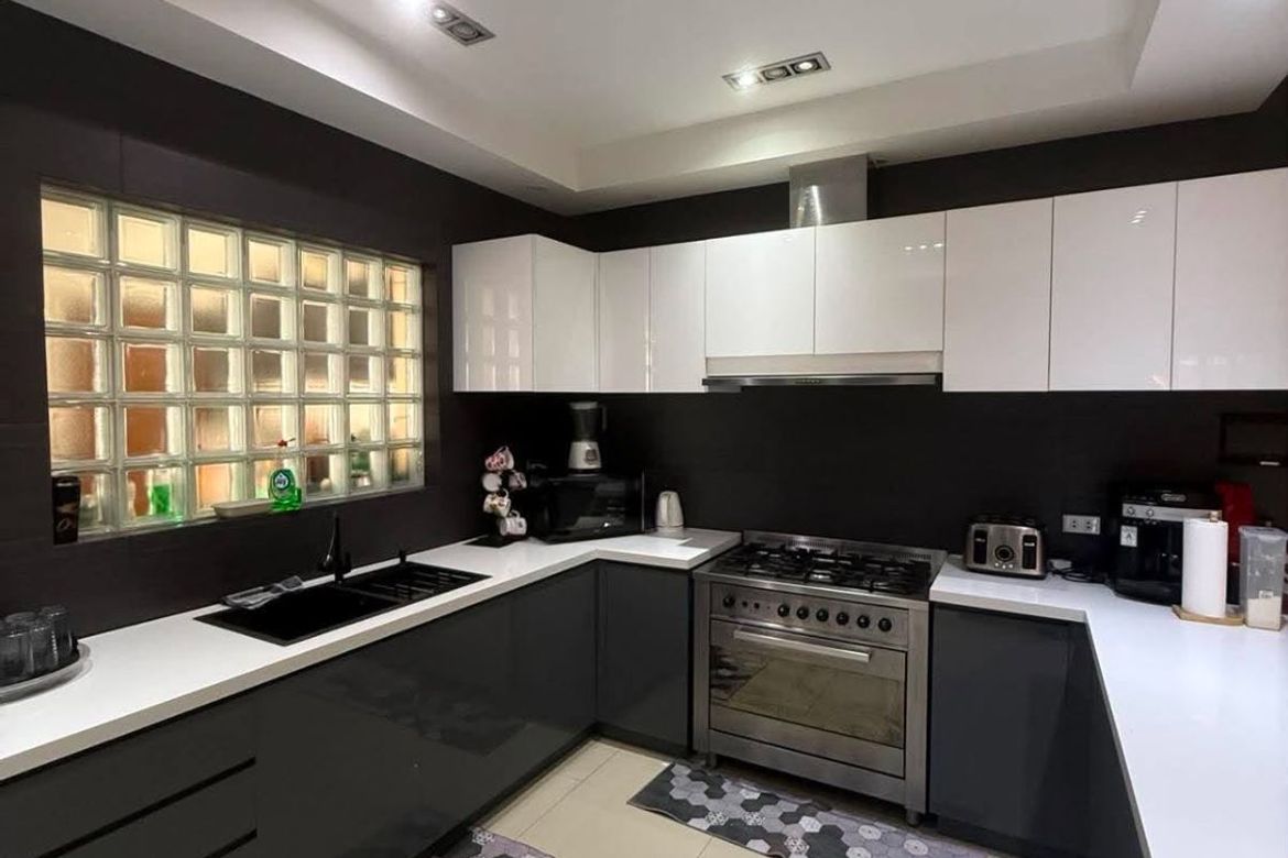4 Bedroom House for Sale in Merville, Parañaque, Metro Manila – photo 7