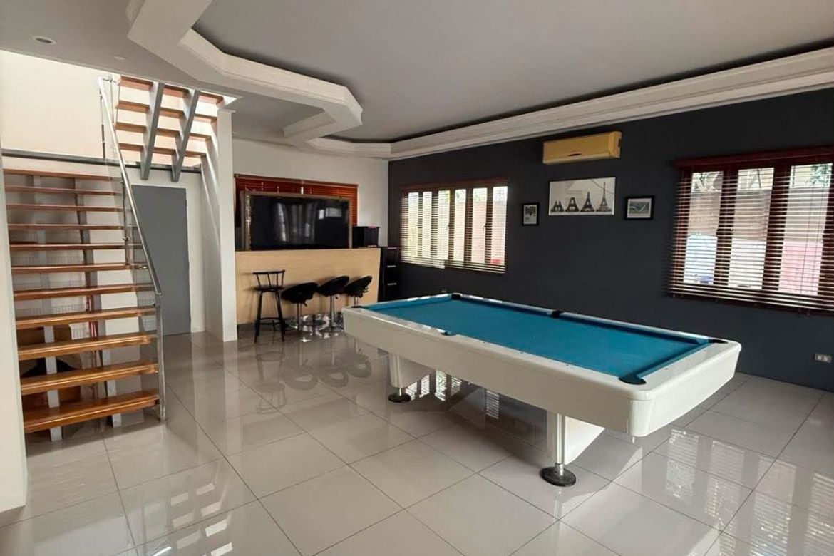 4 Bedroom House for Sale in Merville, Parañaque, Metro Manila – photo 8
