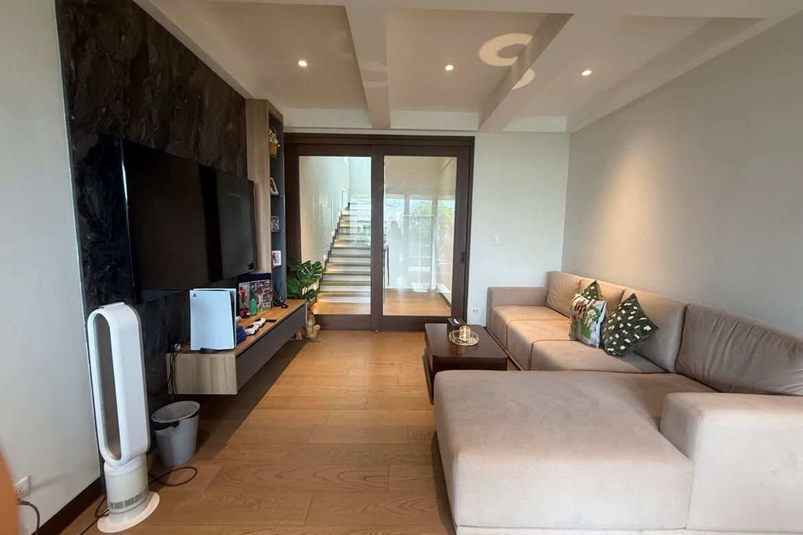 4 Bedroom House for Sale in Merville, Parañaque, Metro Manila – photo 6