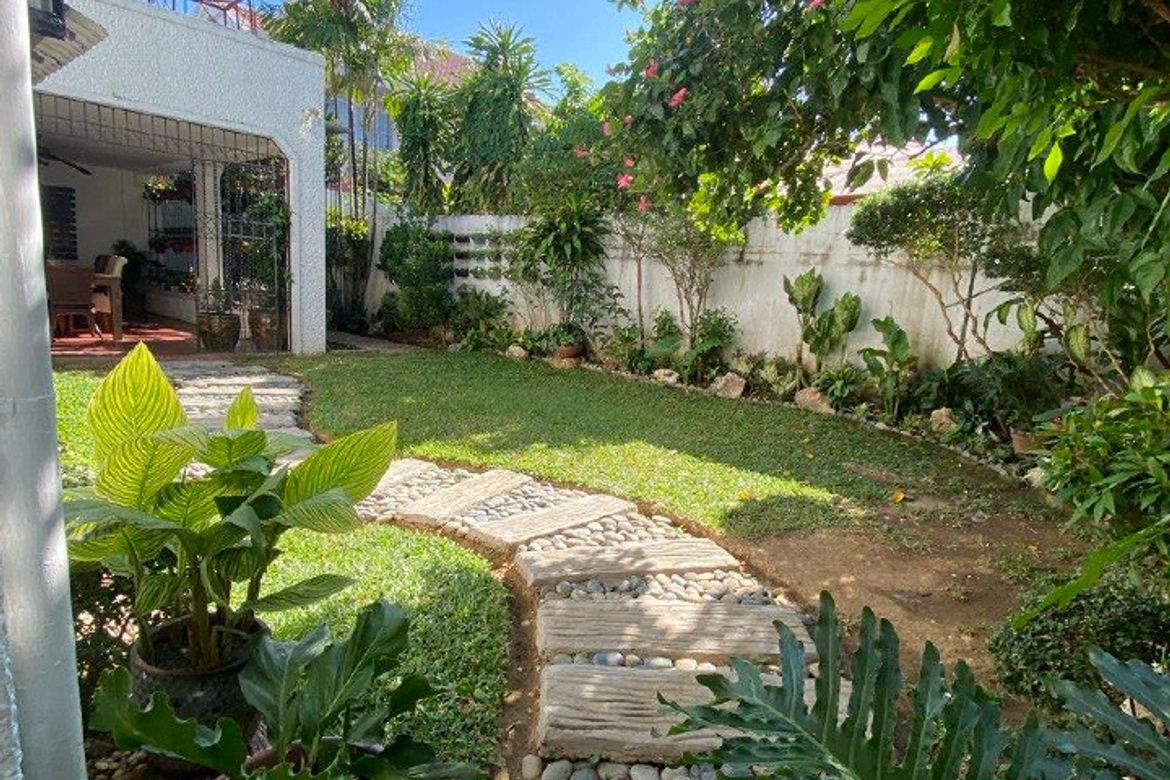 4 Bedroom House for Sale in Merville, Parañaque, Metro Manila – photo 2