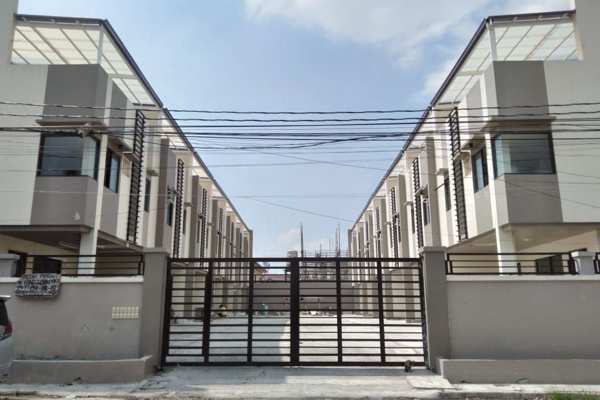 4 Bedroom House for Sale in Moonwalk, Parañaque, Metro Manila