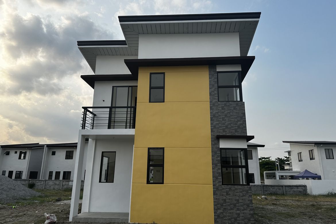 4 Bedroom House for Sale in Namagbagan, Santa Maria, Pangasinan