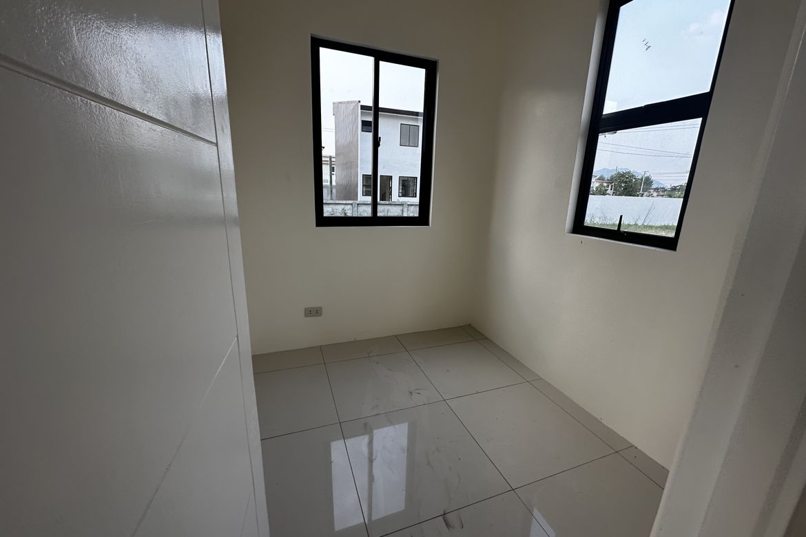 4 Bedroom House for Sale in Namagbagan, Santa Maria, Pangasinan – photo 8