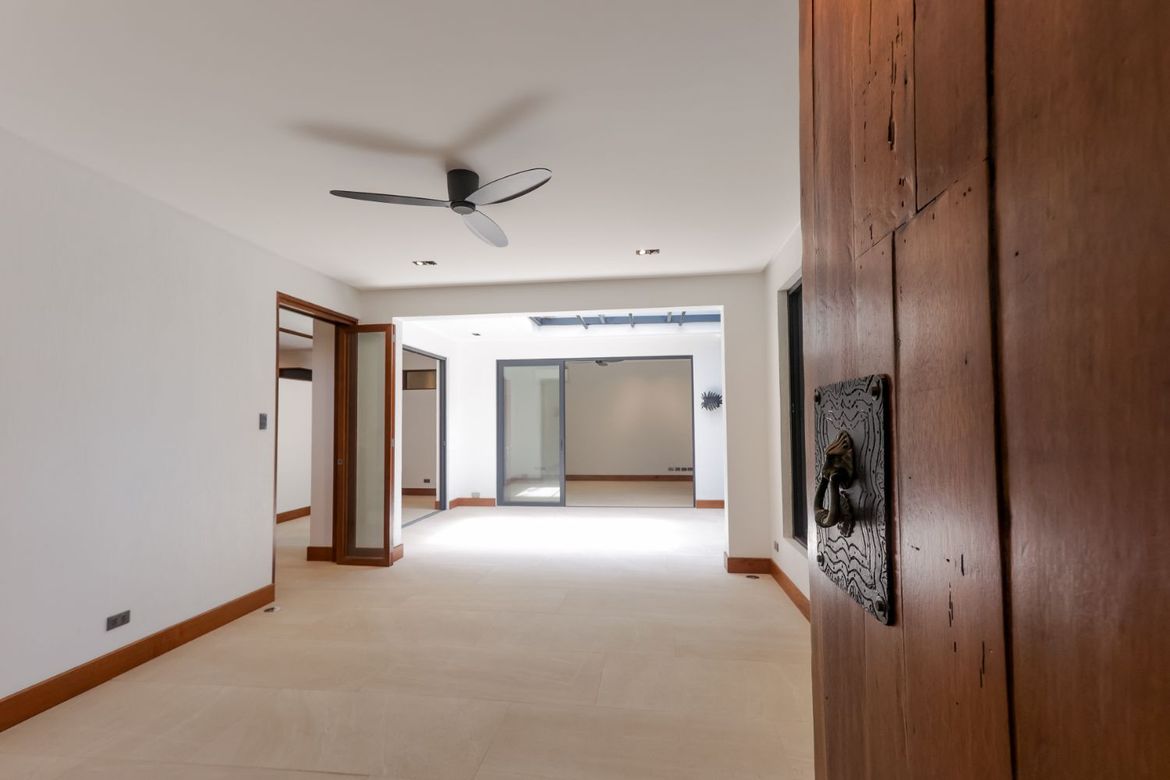 4 Bedroom House for Sale in New Alabang Village, Muntinlupa, Metro Manila