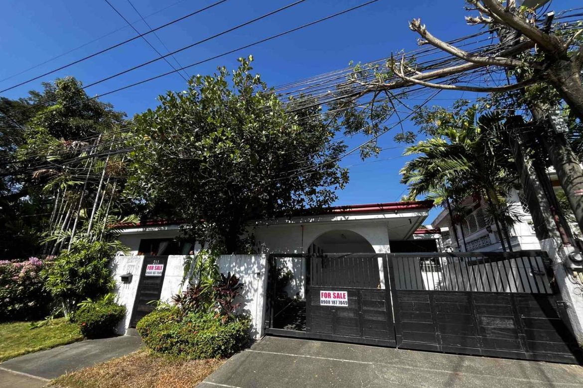 4 Bedroom House for Sale in New Alabang Village, Muntinlupa, Metro Manila