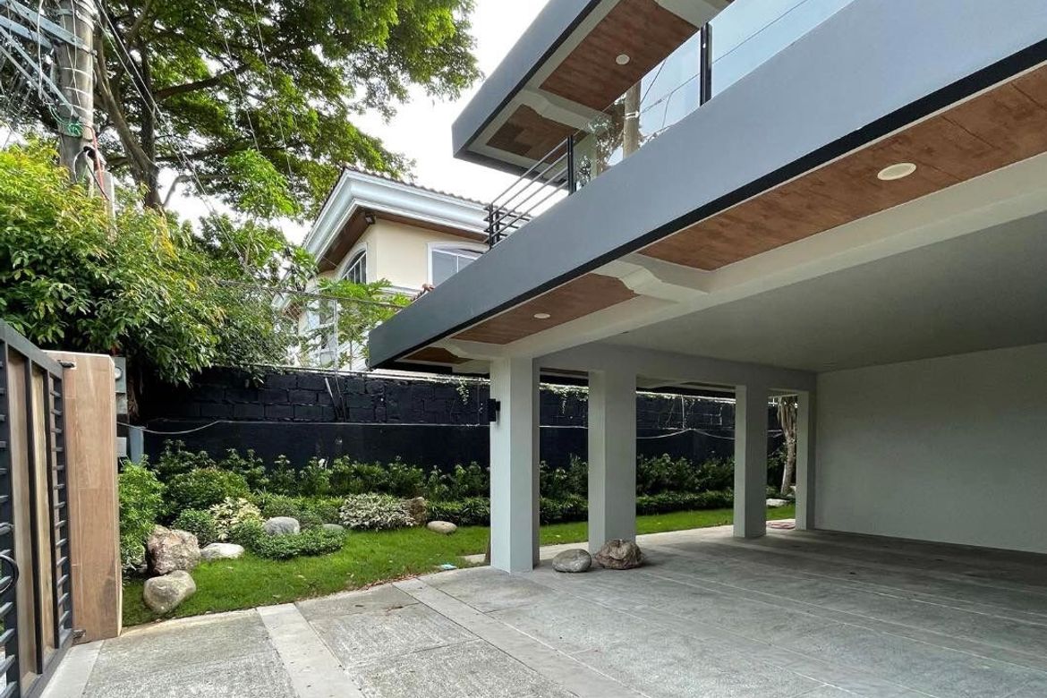 4 Bedroom House for Sale in New Alabang Village, Muntinlupa, Metro Manila