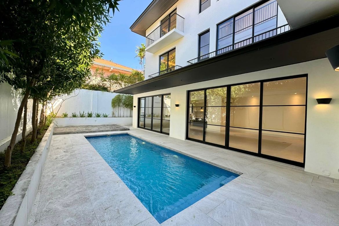 4 Bedroom House for Sale in New Alabang Village, Muntinlupa, Metro Manila