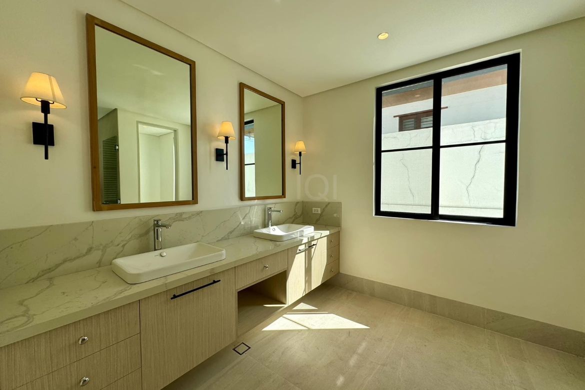 4 Bedroom House for Sale in New Alabang Village, Muntinlupa, Metro Manila – photo 8