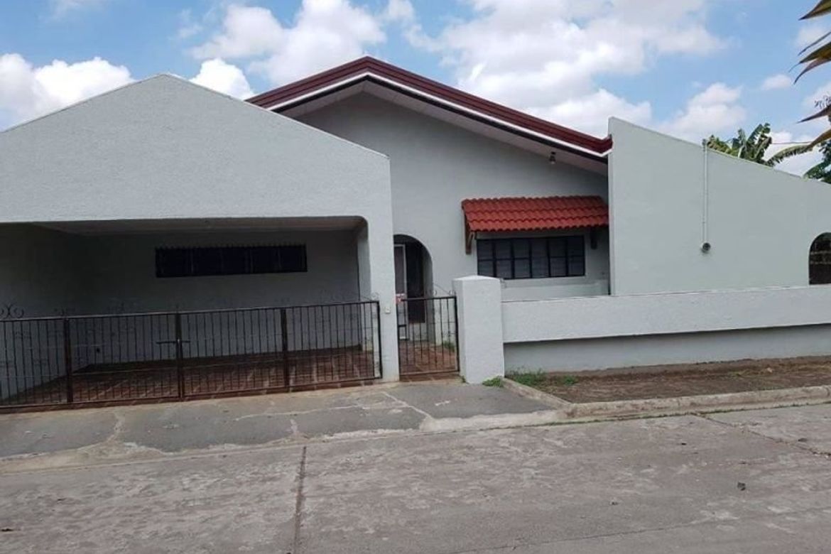 4 Bedroom House for Sale in Pampang, Angeles, Pampanga