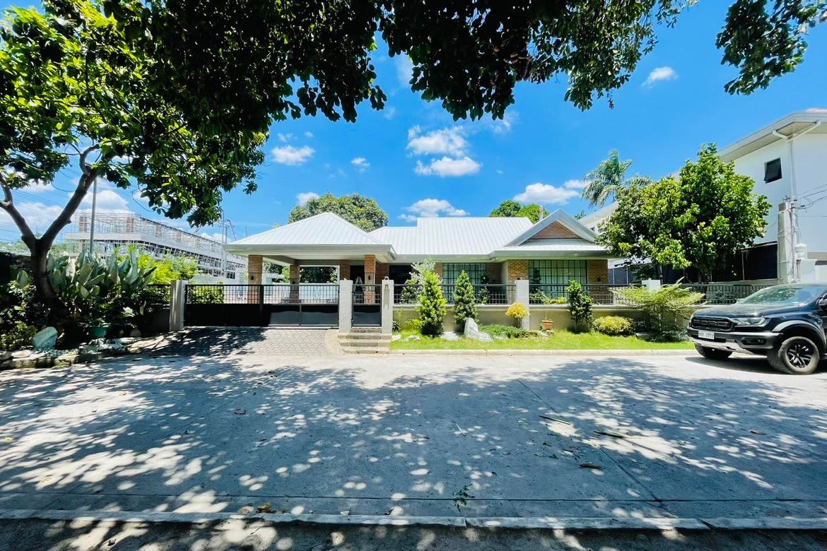 4 Bedroom House for Sale in Pampang, Angeles, Pampanga