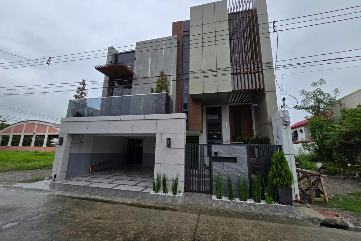 4 Bedroom House for Sale in Pandan, Angeles, Pampanga