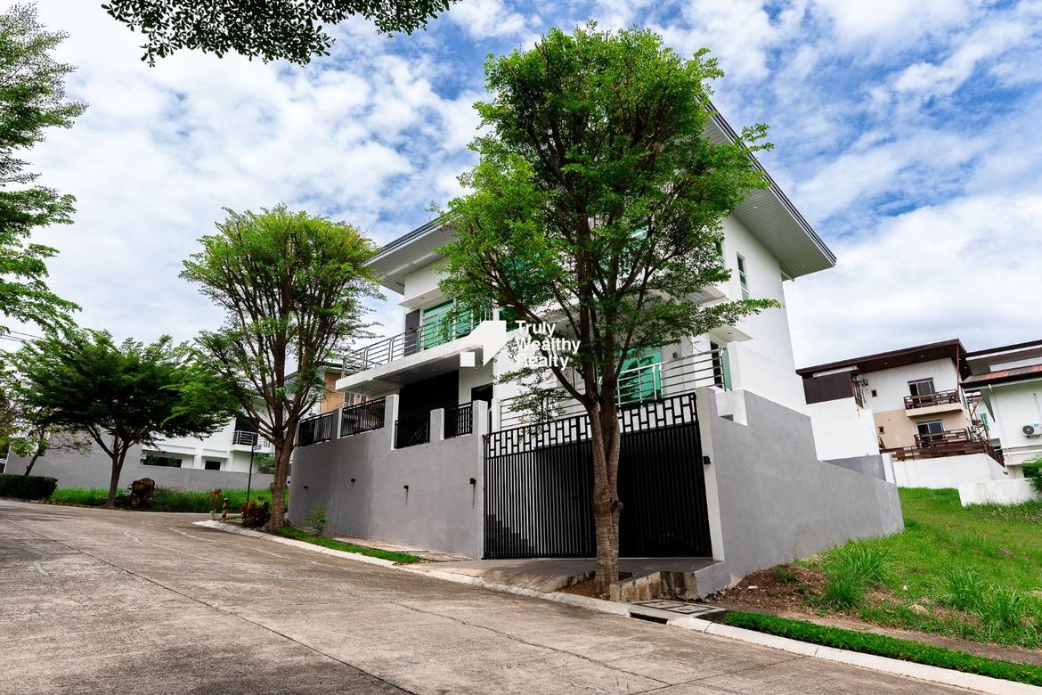 4 Bedroom House for Sale in Pasong Putik Proper, Quezon City, Metro Manila