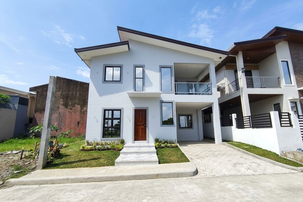 4 Bedroom House for Sale in Patutong Malaki North, Tagaytay, Cavite