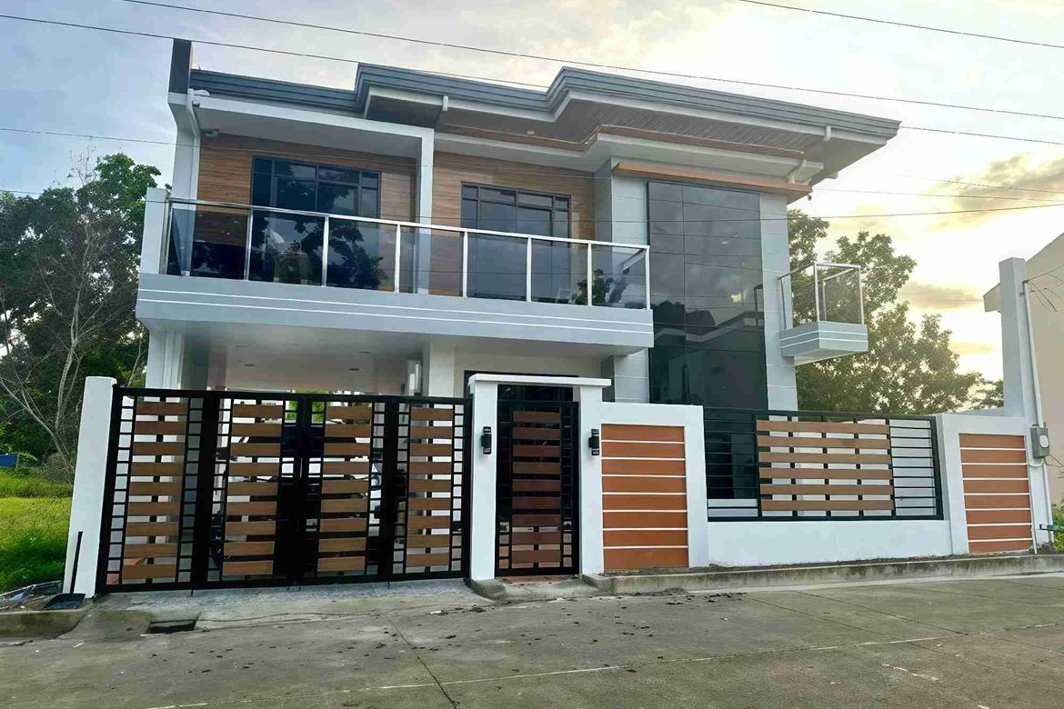 4 Bedroom House for Sale in Perrelos, Carcar, Cebu