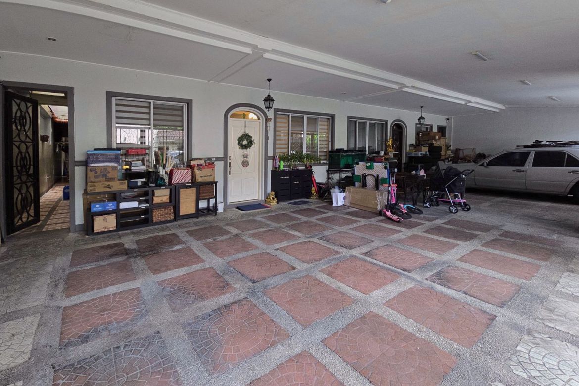 4 Bedroom House for Sale in Phil-Am, Quezon City, Metro Manila near MRT-3 North Avenue