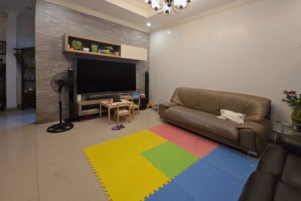 4 Bedroom House for Sale in Phil-Am, Quezon City, Metro Manila near MRT-3 North Avenue – photo 3