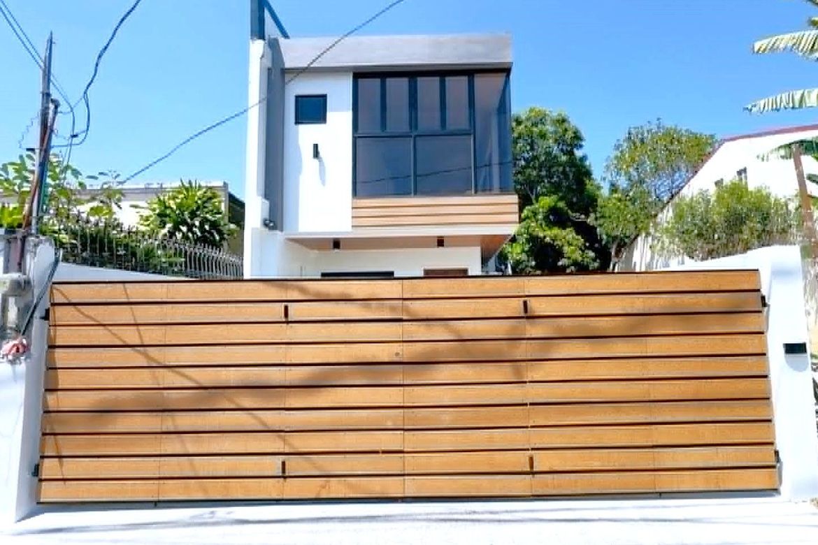 4 Bedroom House for Sale in Pilar, Las Piñas, Metro Manila