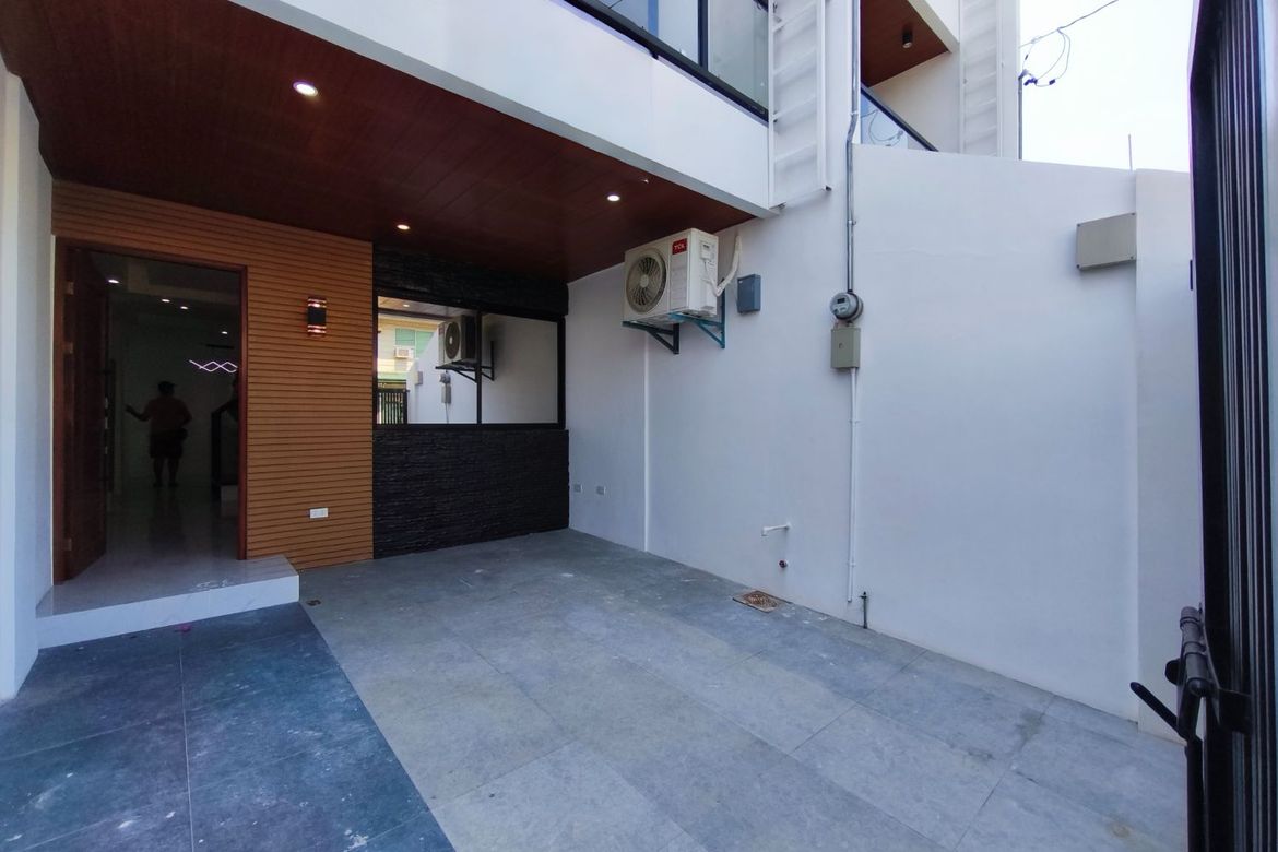4 Bedroom House for Sale in Pilar, Las Piñas, Metro Manila – photo 3