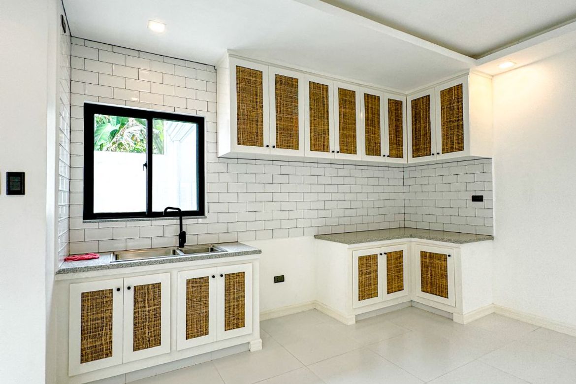 4 Bedroom House for Sale in Pilar, Las Piñas, Metro Manila – photo 6