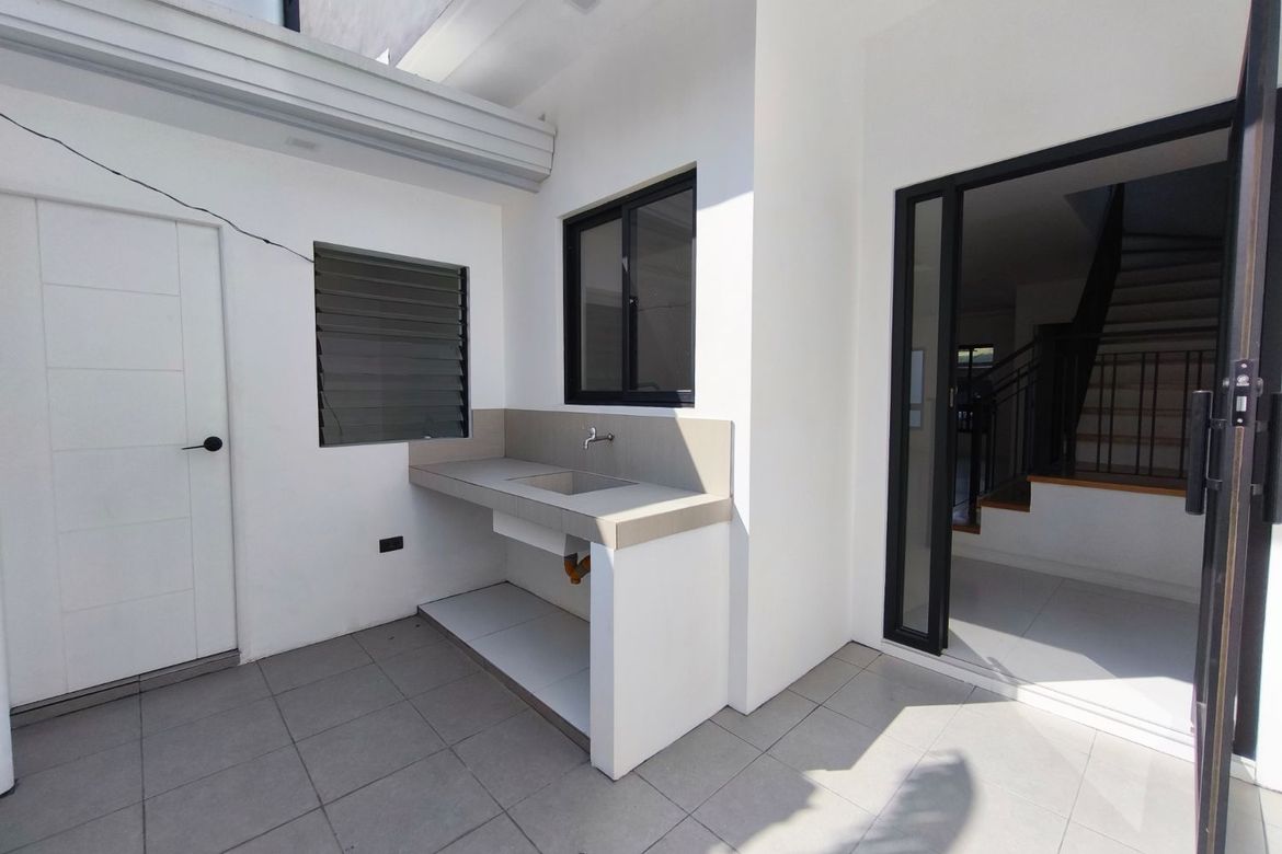 4 Bedroom House for Sale in Pilar, Las Piñas, Metro Manila – photo 2