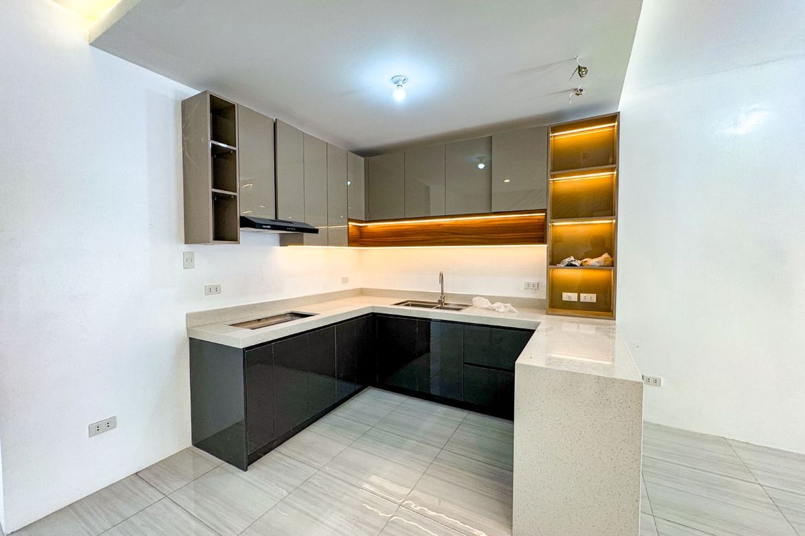 4 Bedroom House for Sale in Pilar, Las Piñas, Metro Manila – photo 3